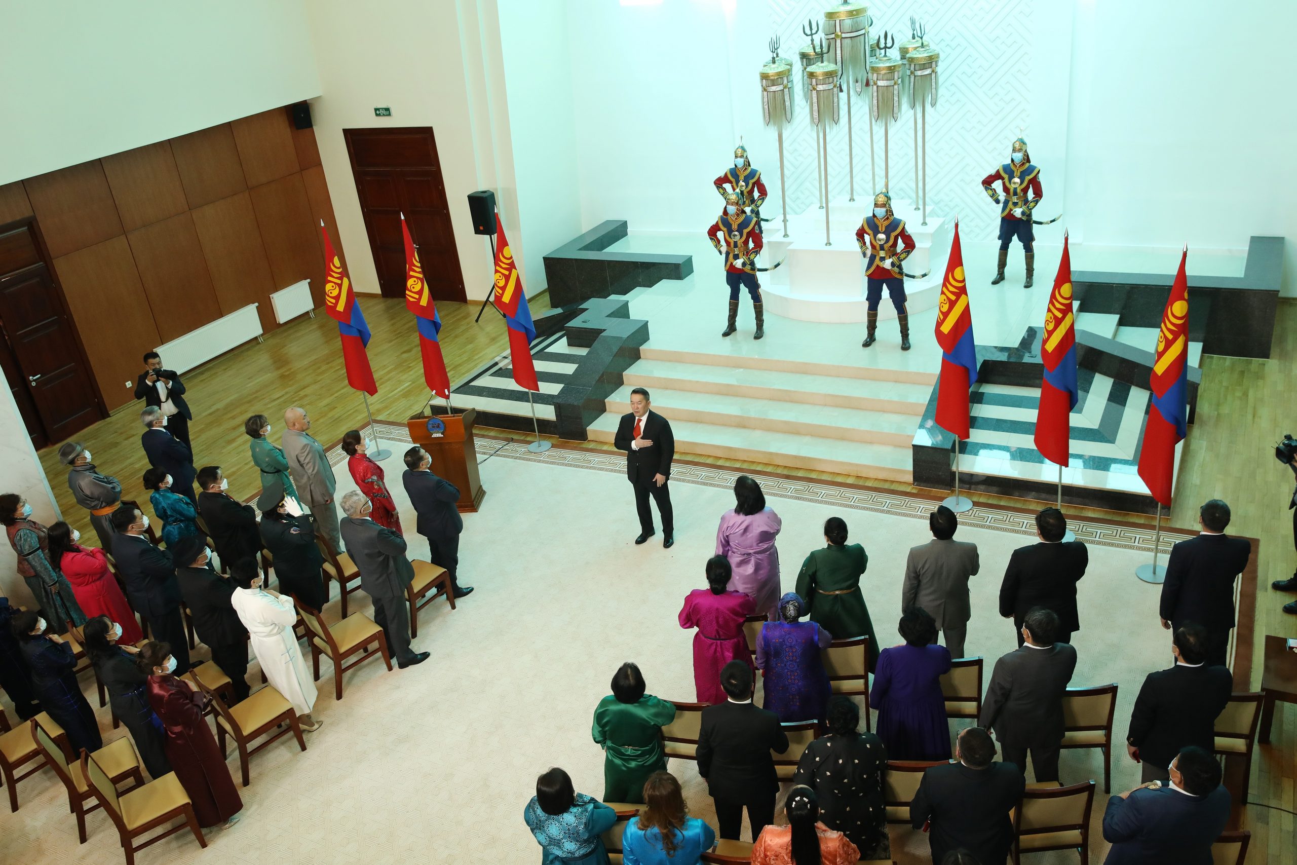 Монгол Улсын Ерөнхийлөгч Х.Баттулга эрүүл мэндийн салбарынханд төрийн дээд цол, одон, медаль хүртээв